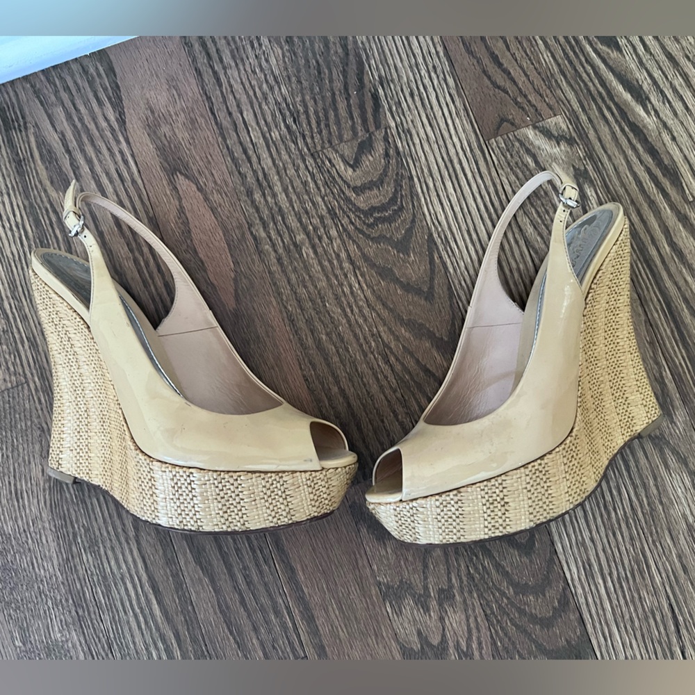 GUCCI Beige Patent Strafish Raffia Slingback Platform Wedge Sandals